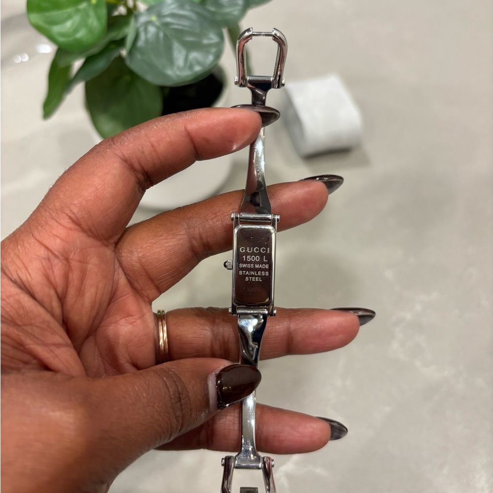 Gucci Silver Rectangular Watch - Picture 2 of 14